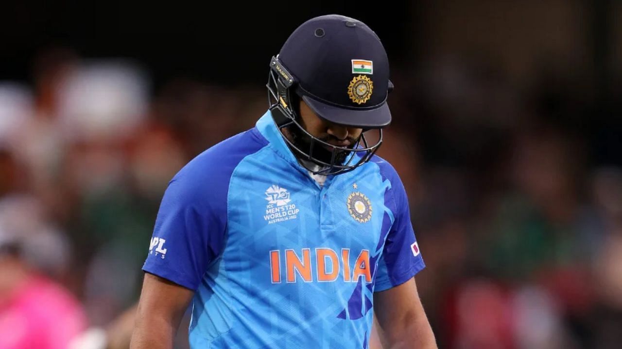 रोहित शर्मा आउट होने के बाद (photo: ICC)